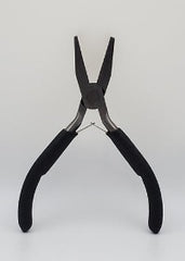 Flat nose pliers for bagpipe reed maintenance